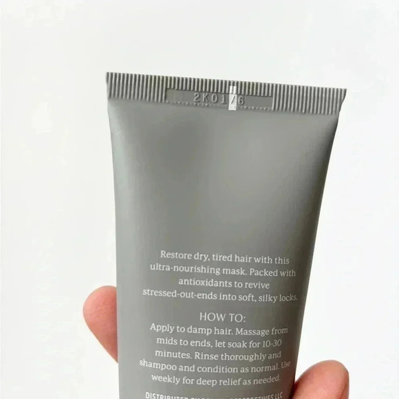 NWT Complex Culture Dry Revive Oat Milk Hair Mask - 4 fl oz - Picture 4 of 7